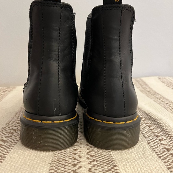 Dr. Martens 2976 Chelsea Boot - Women's,size 7 US , 5 UK , 38 - Picture 5 of 16